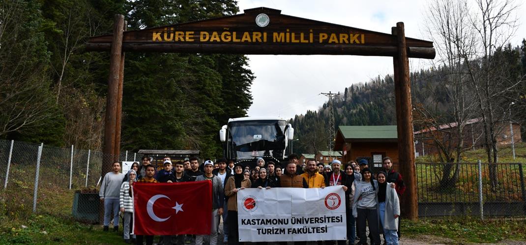 Küre Dağları Milli Parkı’nda Kastamonu Üniversitesi Öğrencilerince Doğa Yürüyüşü Ve Kamp Etkinliği…