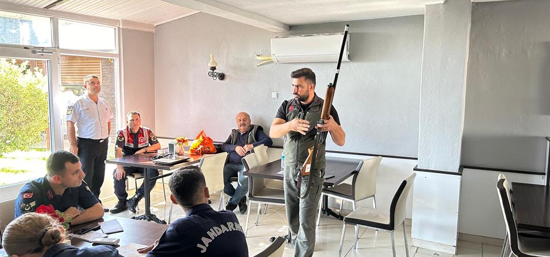 Sinop Merkez,Gerze ve Kabalı İlçe Jandarma Komutanlığı’na Kara Avcılığı ve Biyolojik Kaçakçılık Eğitimi